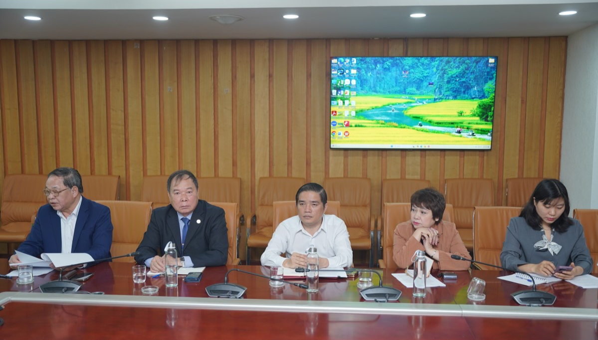 VOAA làm việc với Bộ Nông nghiệp và Môi trường về phát triển nông nghiệp hữu cơ