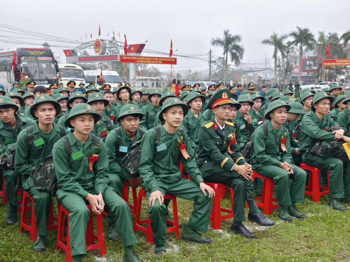 Hơn 3.800 tân binh ở Nghệ An lên đường nhập ngũ