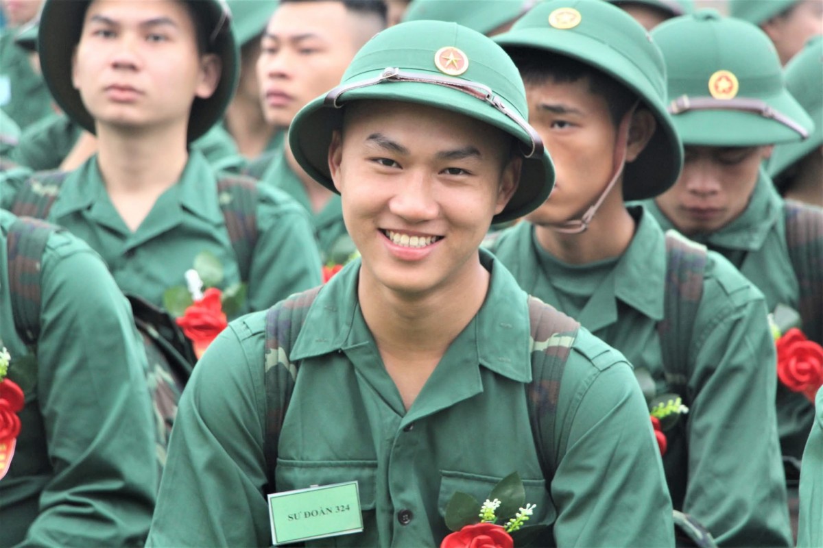 Hơn 3.800 tân binh ở Nghệ An lên đường nhập ngũ
