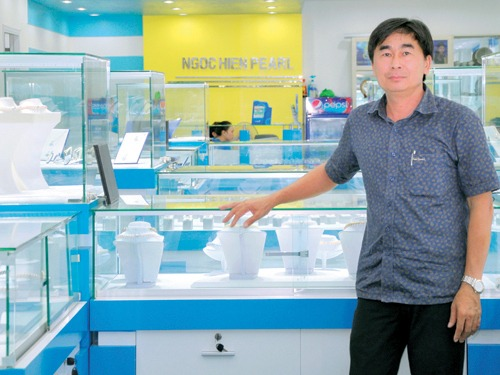 Hồ Phi Thủy – Người tiên phong nuôi trai lấy ngọc kết hợp du lịch sinh thái