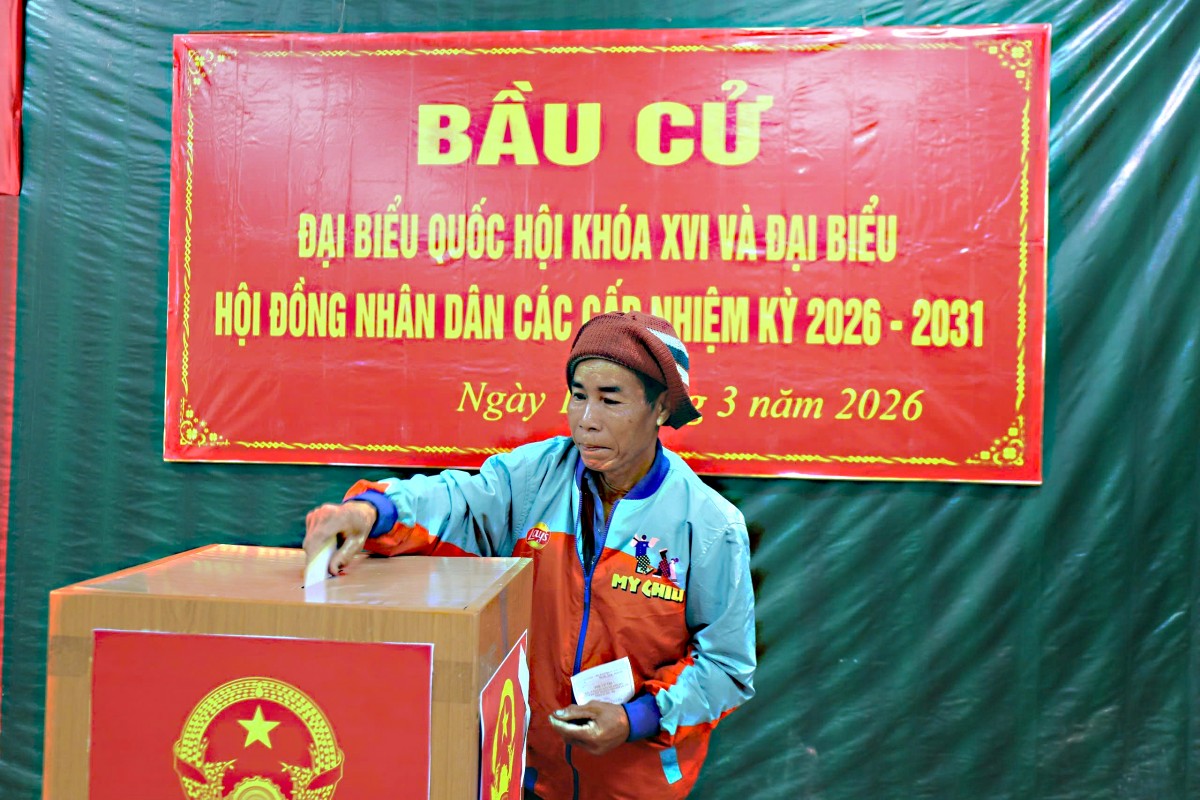 Bản làng Đan Lai giữa đại ngàn Pù Mát nô nức đi bầu cử sớm