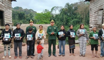 Bộ đội Biên phòng tỉnh Quảng Trị ra sức tuyên truyền bầu cử ở khu vực biên giới