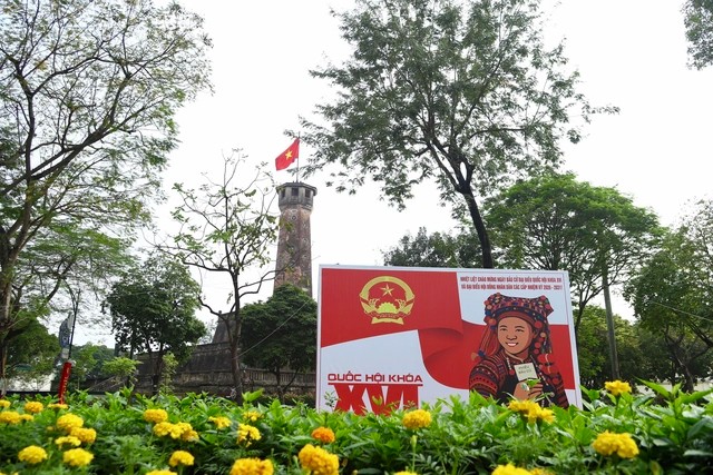 Hà Nội đang triển khai tổng vệ sinh, chỉnh trang hệ thống kết cấu hạ tầng giao thông, đô thị, cây xanh, chiếu sáng… nhằm bảo đảm điều kiện đi lại thuận lợi, an toàn cho người dân, phục vụ cuộc bầu cử đại biểu Quốc hội và Hội đồng nhân dân các cấp nhiệm kỳ 2026 - 2031.