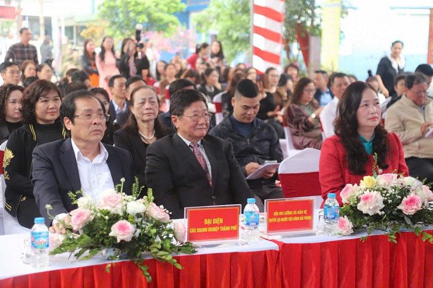 Đại biểu dự tại buổi lễ phát động.