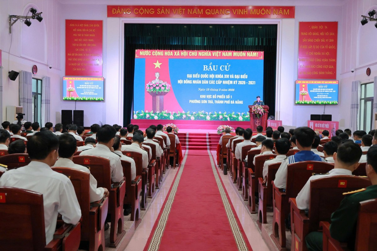 Cán bộ, chiến sĩ Vùng 3 Hải quân nô nức tham gia Ngày hội non sông