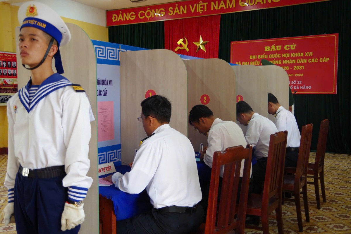 Cán bộ, chiến sĩ Vùng 3 Hải quân nô nức tham gia Ngày hội non sông