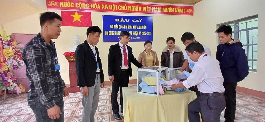 Lào Cai: Gần 1,2 triệu cử tri nô nức đi bầu cử