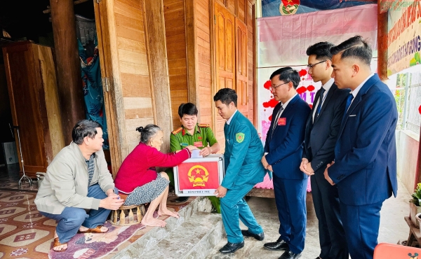 Nghệ An: "Ngày hội non sông" diễn ra dân chủ - đoàn kết, tỉ lệ cử tri đi bầu cử đạt 99,76%