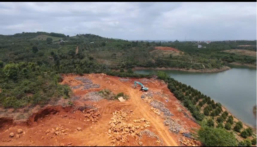 Để việc khai thác khoáng sản trái phép kéo dài, Chủ tịch xã phải chịu trách nhiệm