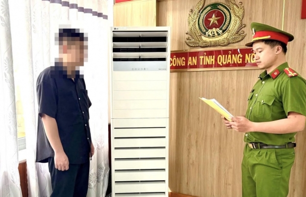 Bắt tạm giam “giám đốc” sinh năm 2000 lừa đảo đầu tư cổ phiếu