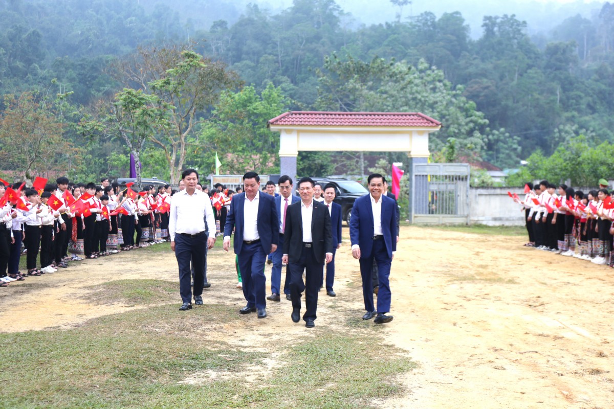 Nghệ An khởi công đồng loạt 11 trường phổ thông nội trú liên cấp vùng biên giai đoạn 2