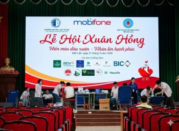 Hơn 290 đơn vị máu được tiếp nhận tại Lễ hội Xuân Hồng ở Phân hiệu Trường Đại học Luật Hà Nội tại Đắk Lắk