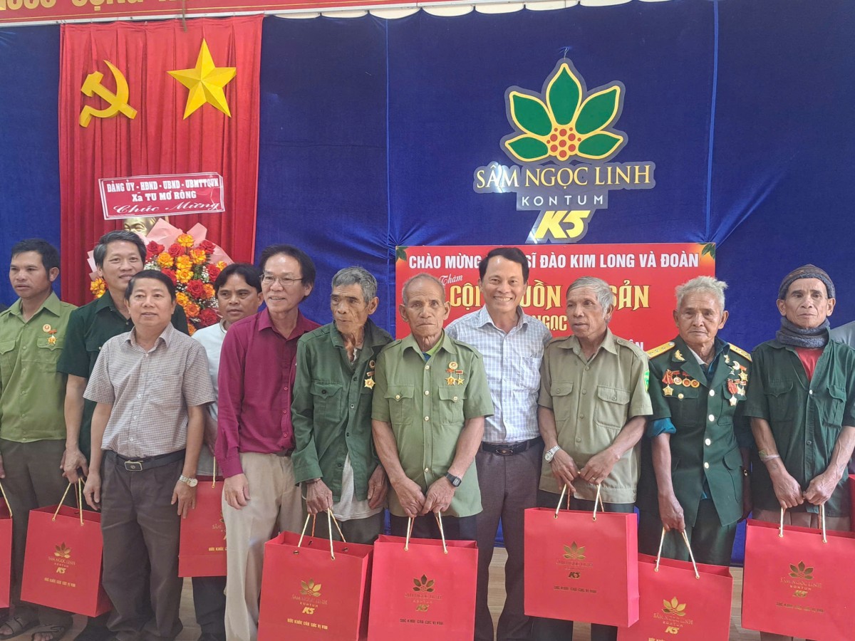 Quảng Ngãi: Tặng 3000 cây giống Sâm Ngọc Linh cho thanh niên khởi nghiệp Quảng Ngãi: Tặng 3000 cây giống Sâm Ngọc Linh cho thanh niên khởi nghiệp