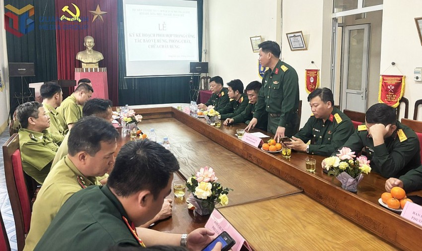 Quang Cánh buổi ký kết.