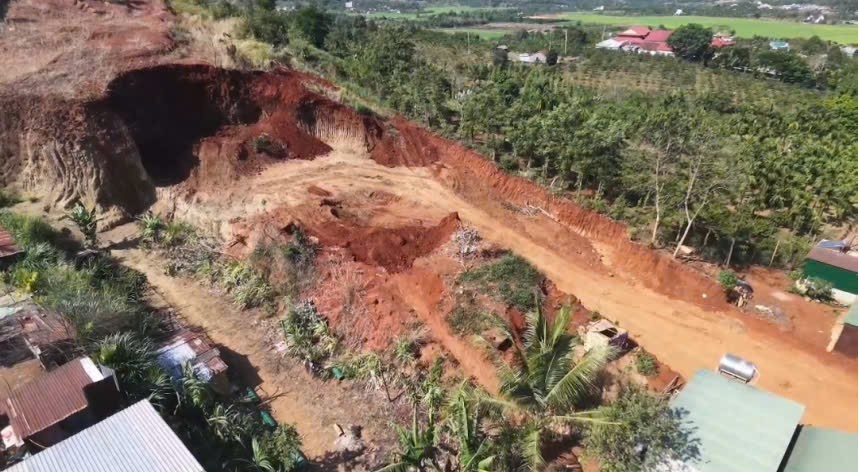 Để việc khai thác khoáng sản trái phép kéo dài, Chủ tịch xã phải chịu trách nhiệm