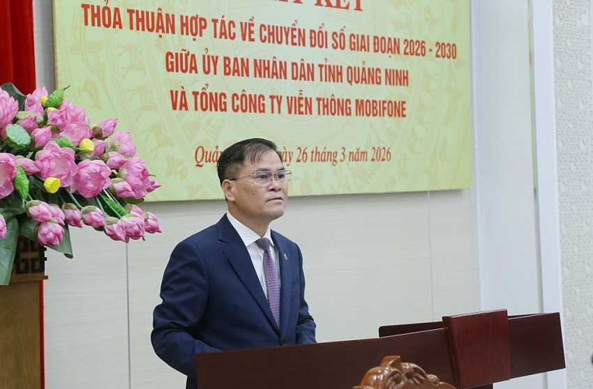 Bùi Văn Khắng, Phó Bí thư Tỉnh ủy, Chủ tịch UBND tỉnh, phát biểu tại lễ ký kết.