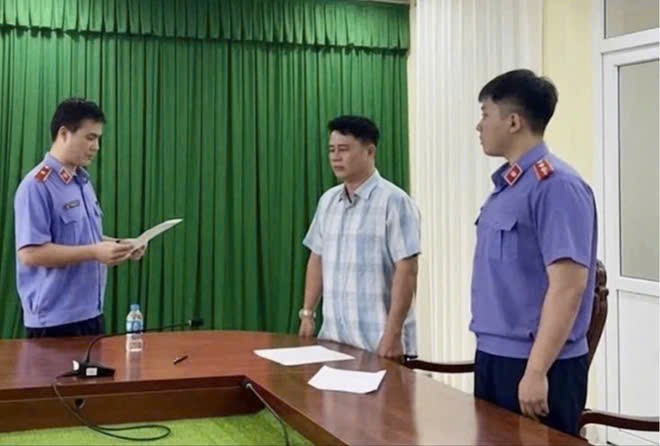 Vĩnh Long: Tước danh hiệu Công an Nhân dân đối với 2 cán bộ liên quan vụ tai nạn làm nữ sinh tử vong