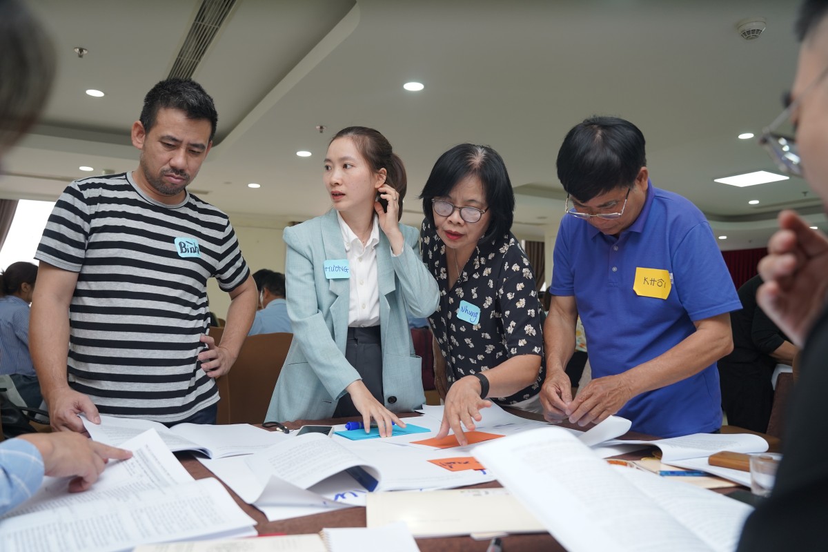 Hoạt động chia nhóm tại lớp tập huấn Tiêu chuẩn Hữu cơ VOAA diễn ra sôi nổi, bám sát từng lĩnh vực sản xuất thực tế.