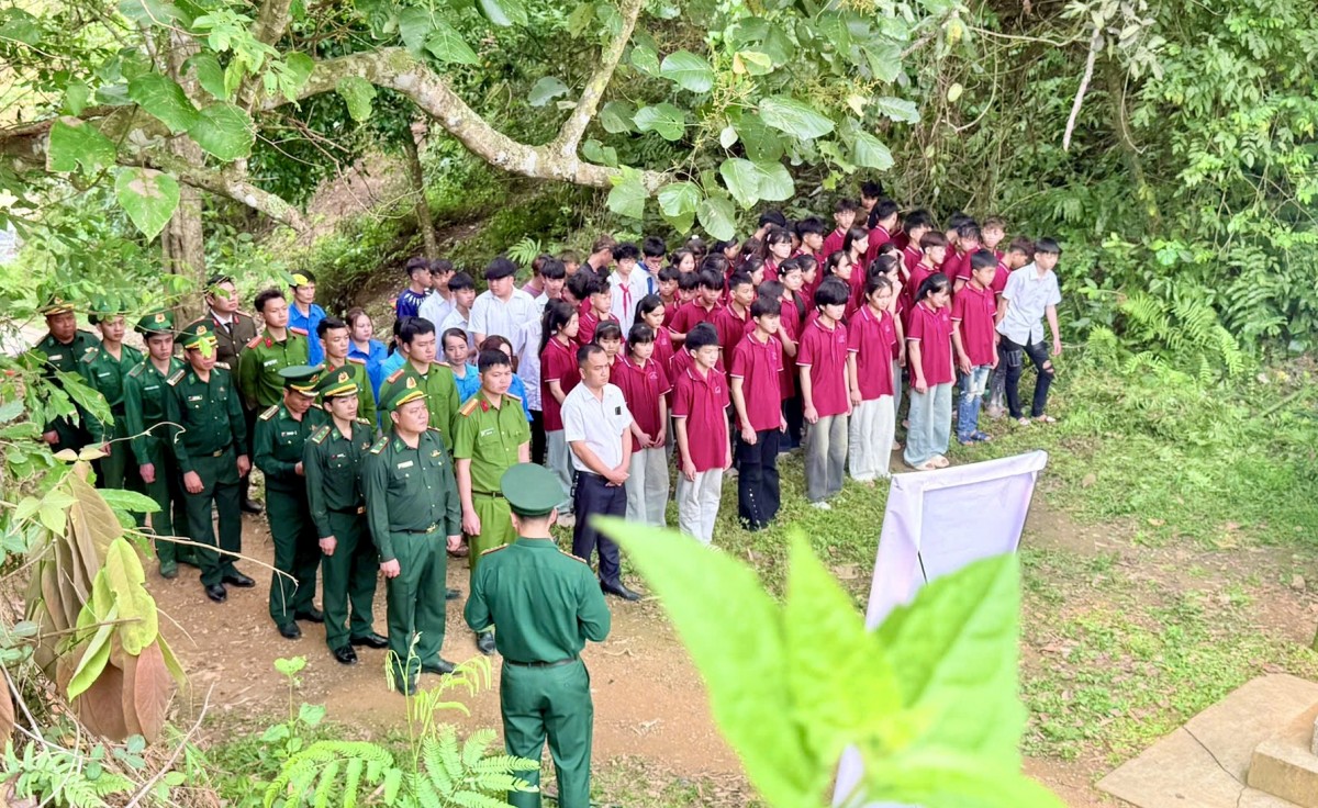 Cao Bằng: Đồn Biên phòng Cốc Pàng phối hợp tổ chức Chương trình “Tháng Ba biên giới