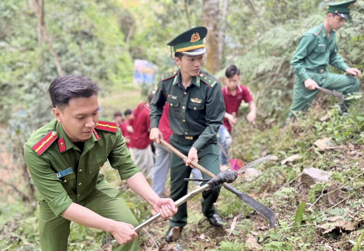 Cao Bằng: Đồn Biên phòng Cốc Pàng phối hợp tổ chức Chương trình “Tháng Ba biên giới