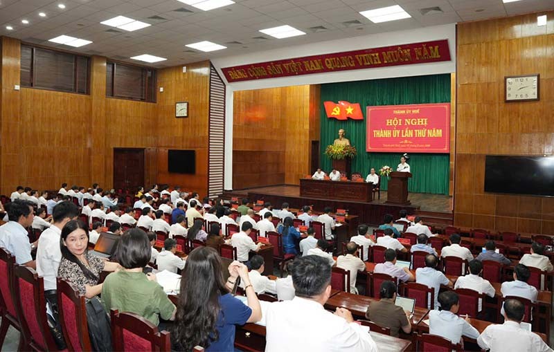 Quang cảnh Hội nghị Thành ủy Huế lần thứ năm