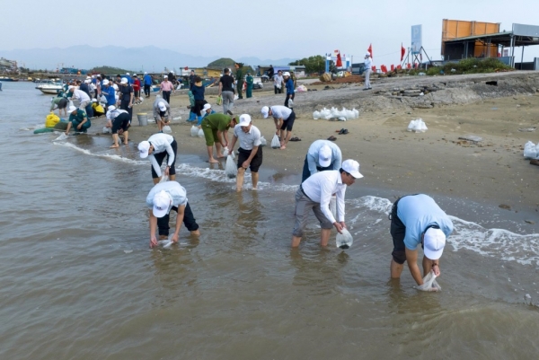 Quảng Ninh: Các địa phương đồng loạt phát động thả giống thủy sản