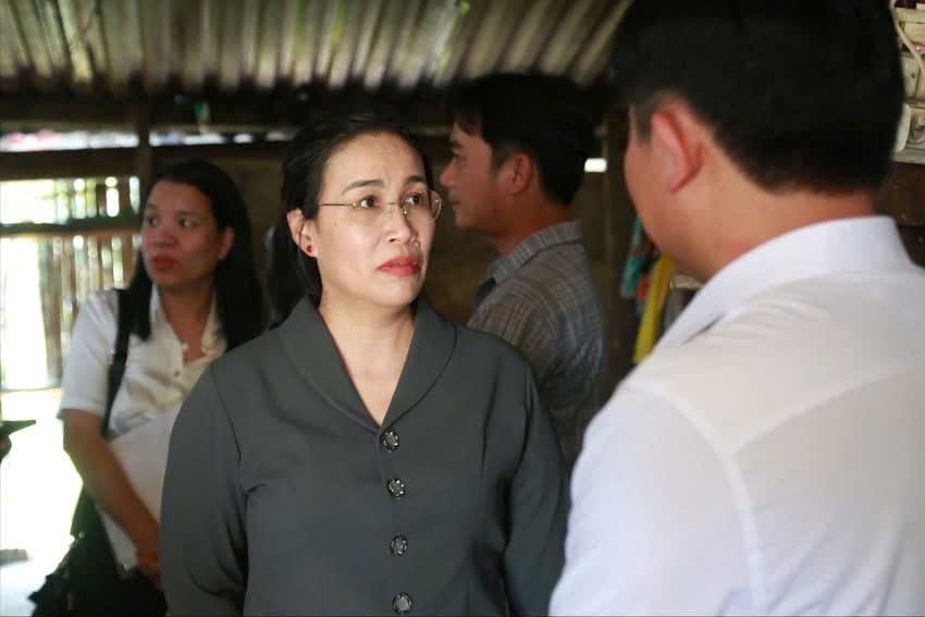 Lãnh đạo TP Đà Nẵng kiểm tra thực tế và làm việc với chính quyền địa phương sau vụ ngộ độc thực phẩm trên địa bàn.