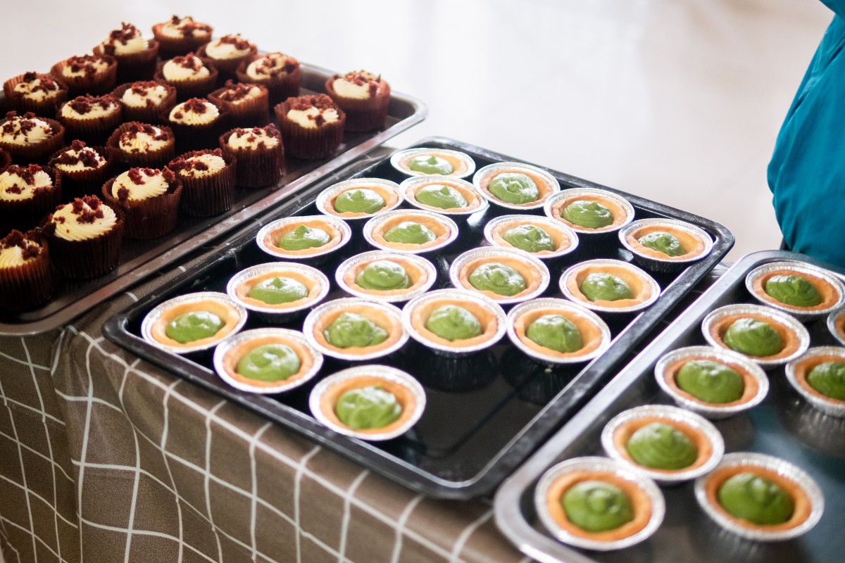 Những chiếc bánh bắt mắt, ngọt ngào được chính tay mỗi thành viên câu lạc bộ hoàn thiện đầy chỉn chu.