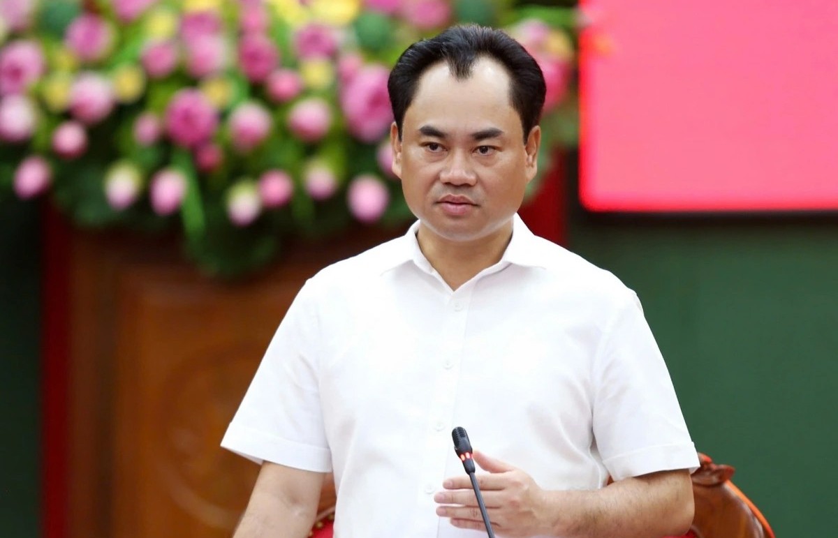 Ông Trịnh Việt Hùng giữ chức Bộ trưởng Bộ Nông nghiệp và Môi trường