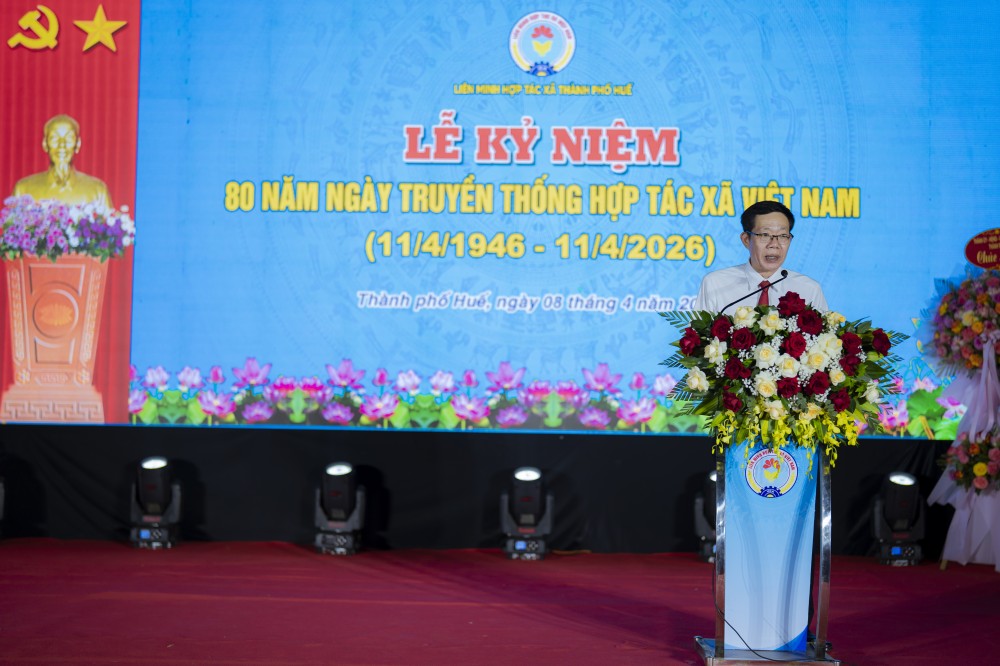 Đồng chí Hà Văn Tuấn, Thành ủy viên, Phó Chủ tịch UBND thành phố Huế tham dự và phát biểu tại buổi lễ