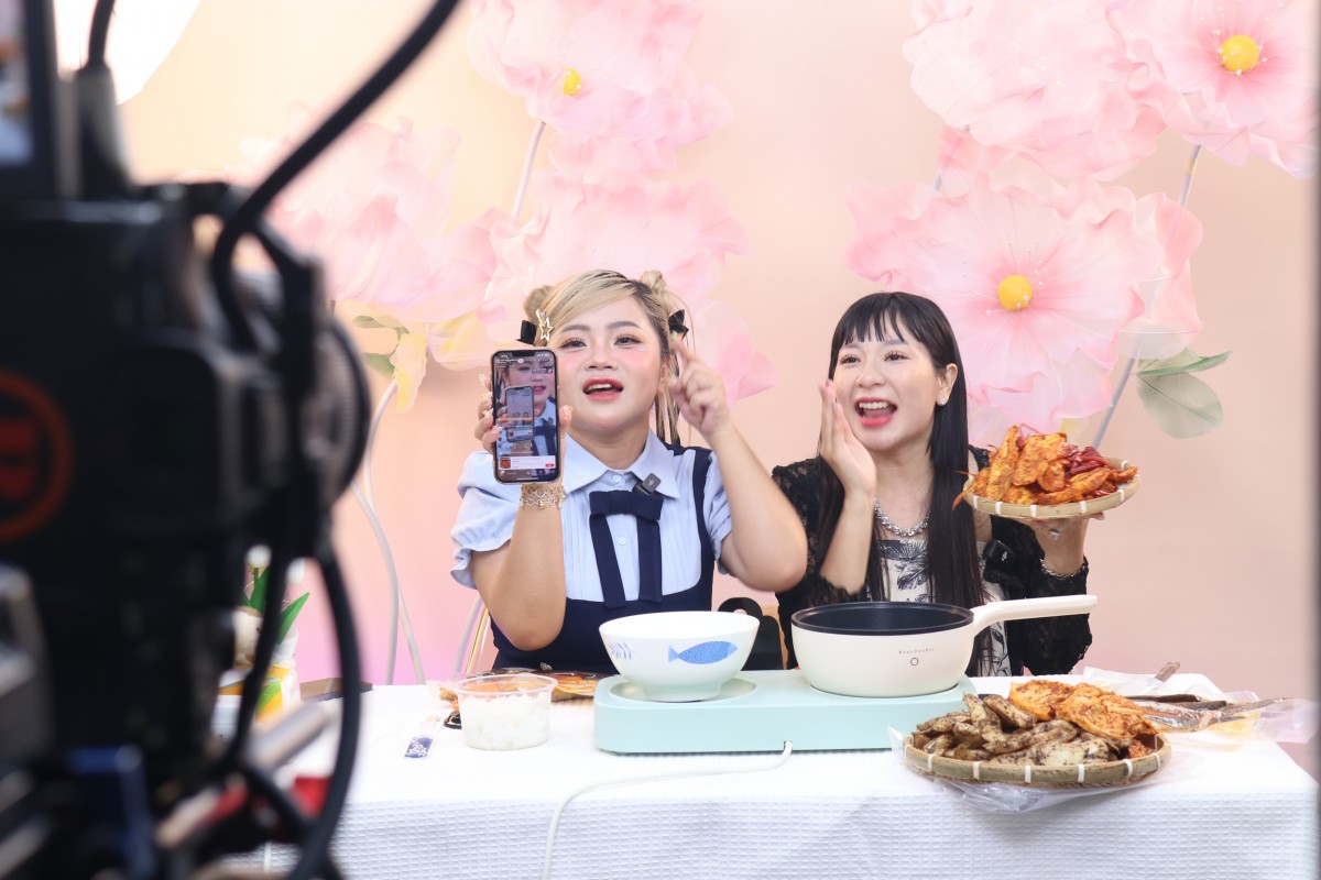 Mạng xã hội và mặt trái của thực phẩm bẩn