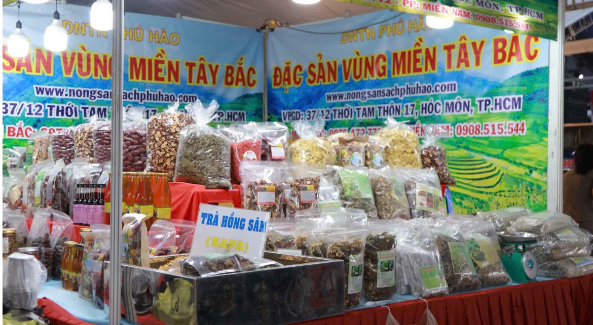 TP.HCM: Khai mạc Tuần lễ Văn hóa mua sắm và ẩm thực phường Phú Định năm 2026