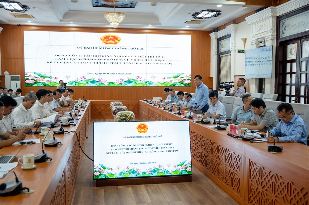 Đoàn công tác của Bộ Nông nghiệp và Môi trường do Thứ trưởng Nguyễn Hoàng Hiệp dẫn đầu đã có buổi làm việc với UBND thành phố Huế