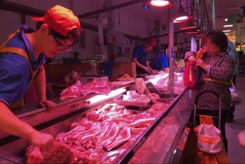 Trung Quốc tăng dự trữ thịt lợn đông lạnh khi giá heo hơi chạm đáy nhiều năm