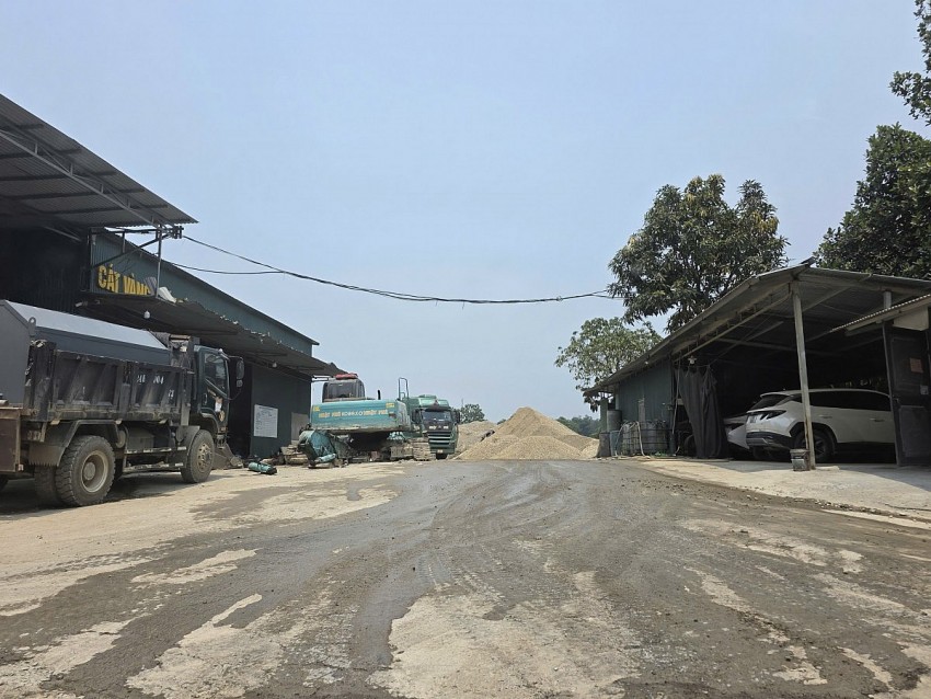 Lào Cai: Cần xử lý nghiêm vi phạm sử dụng đất nông nghiệp làm bến bãi tại xã Gia Phú