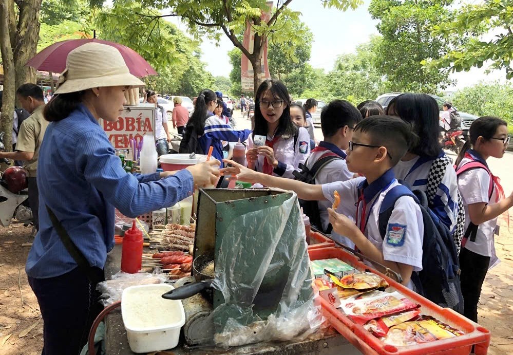 Đồng Nai tăng cường bảo đảm an toàn thực phẩm tại bếp ăn tập thể, trường học
