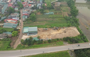 Lào Cai: Chủ tịch UBND tỉnh Lào Cai yêu cầu dừng 13 mỏ cát, sỏi chưa hoàn thiện pháp lý