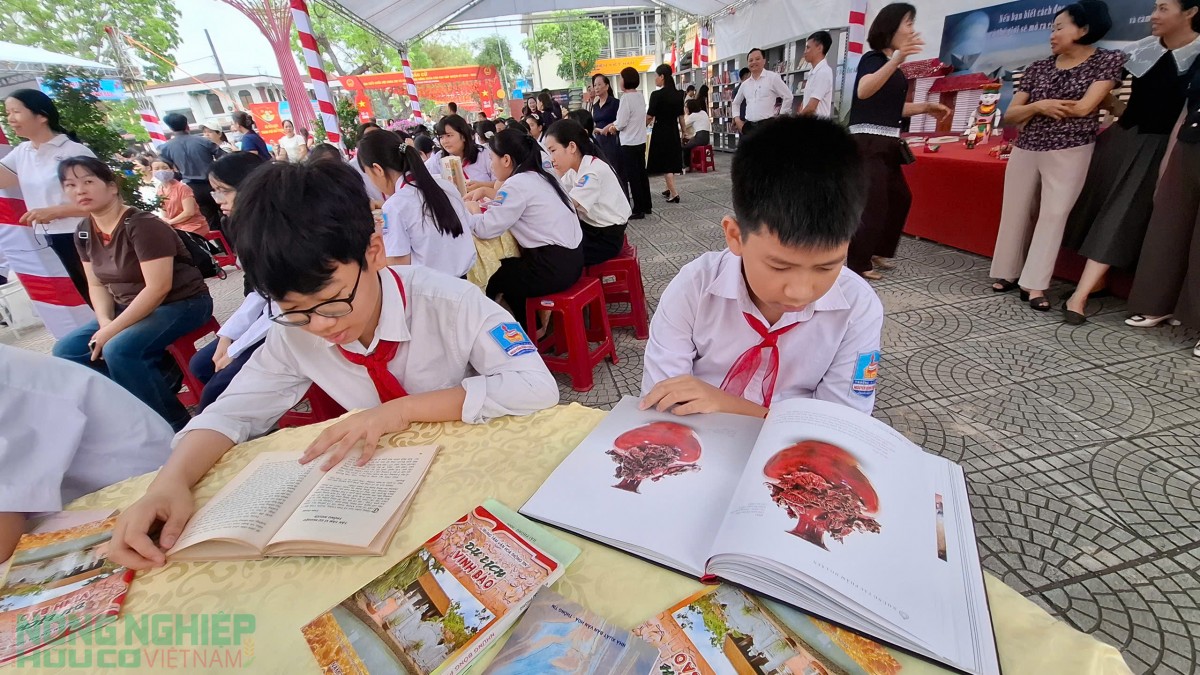 Sôi nổi Khai mạc Ngày Sách và Văn hóa đọc Việt Nam 21/4 tại Vĩnh Bảo