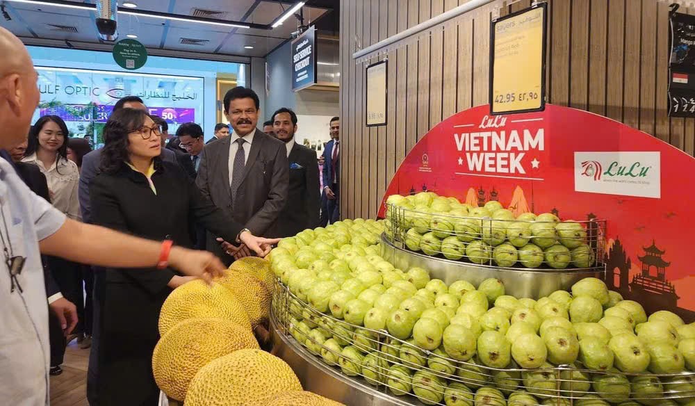 Tập đoàn Lulu thuê máy bay đưa gần 100 tấn rau quả Việt sang UAE