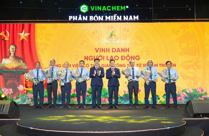 Phân bón Miền Nam: 50 năm tự hào truyền thống - Vững bước vươn ra biển lớn