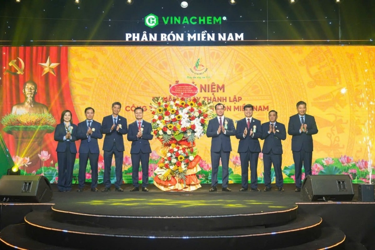 Phân bón Miền Nam: 50 năm tự hào truyền thống - Vững bước vươn ra biển lớn