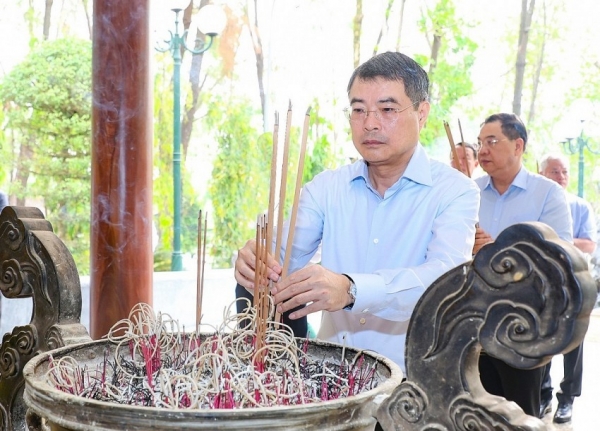 Hà Tĩnh: Thủ tướng Lê Minh Hưng dâng hương tại Ngã ba Đồng Lộc