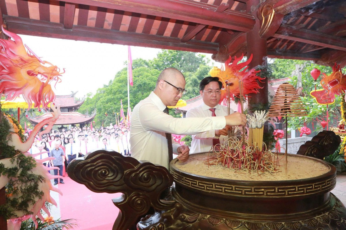 Phú Thọ: Lễ dâng hương giỗ Quốc Tổ Lạc Long Quân và tưởng niệm Tổ Mẫu Âu Cơ