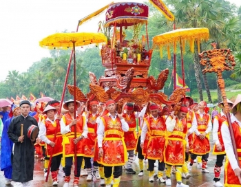 Lễ rước kiệu Đền Hùng tôn vinh giá trị văn hóa dân gian của vùng Đất Tổ