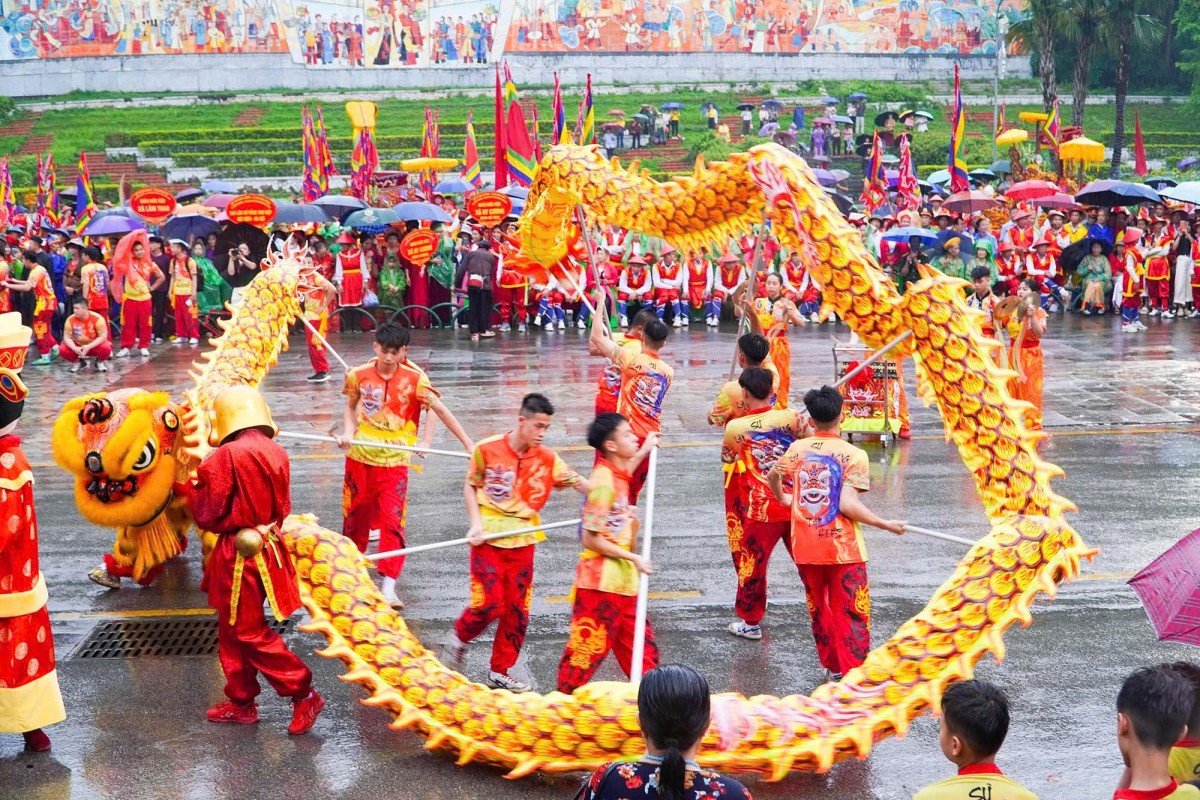 Lễ rước kiệu Đền Hùng tôn vinh giá trị văn hóa dân gian của vùng Đất Tổ