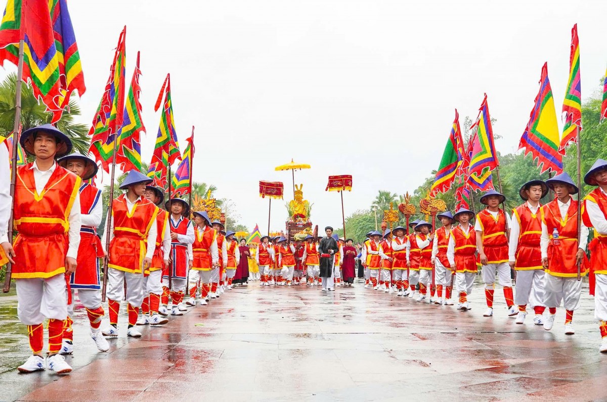 Lễ rước kiệu Đền Hùng tôn vinh giá trị văn hóa dân gian của vùng Đất Tổ