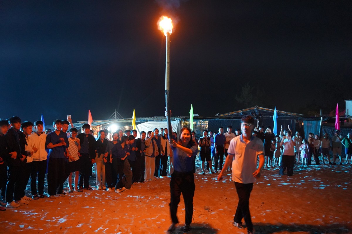 Tuổi trẻ phường Phong Quảng thắp sáng khát vọng biển xanh