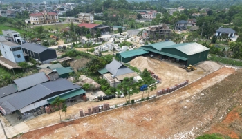 Lào Cai: Cận cảnh nhà xưởng xây dựng trái phép trên đất nông nghiệp tại xã Lục Yên