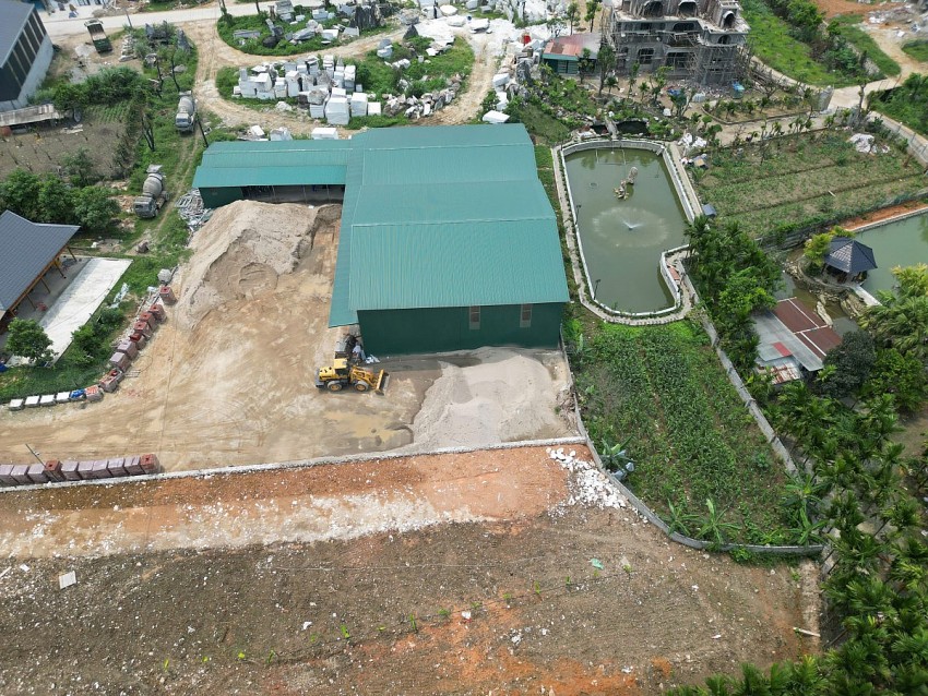 Lào Cai: Cận cảnh nhà xưởng xây dựng trái phép trên đất nông nghiệp tại xã Lục Yên