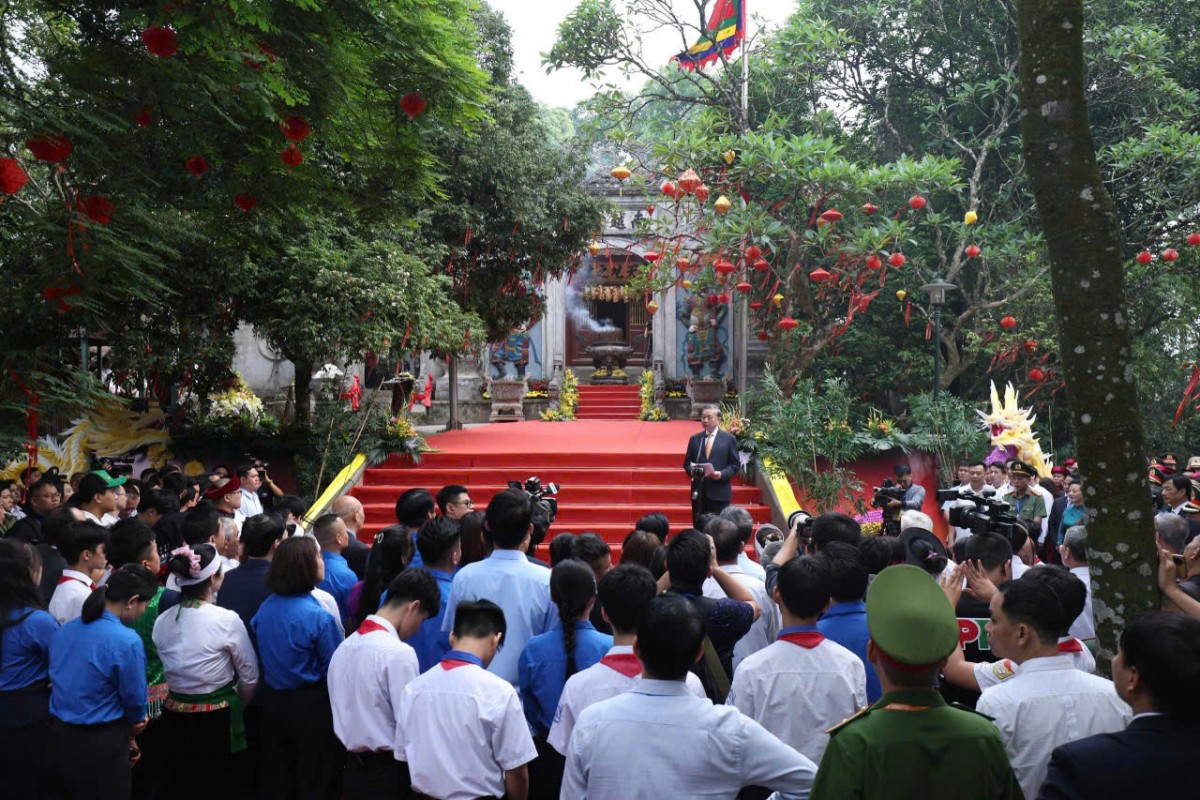 Tổng Bí thư, Chủ tịch nước Tô Lâm dâng hương tưởng niệm các Vua Hùng